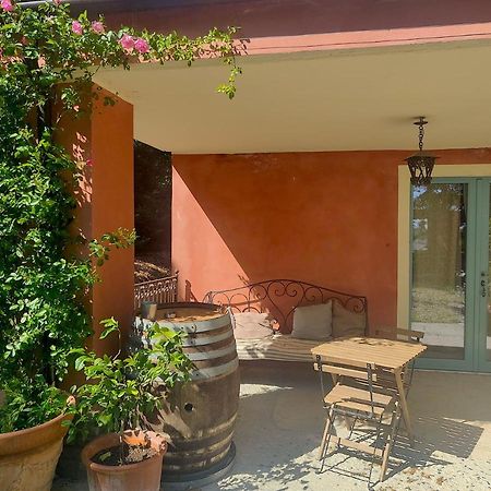 Monfra - Ospitalita Rurale, Vigneti E Cantina Vignale Buitenkant foto